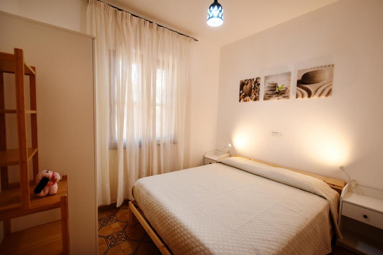 Mario & Nina - Portopino House Porto Pino Exterior photo